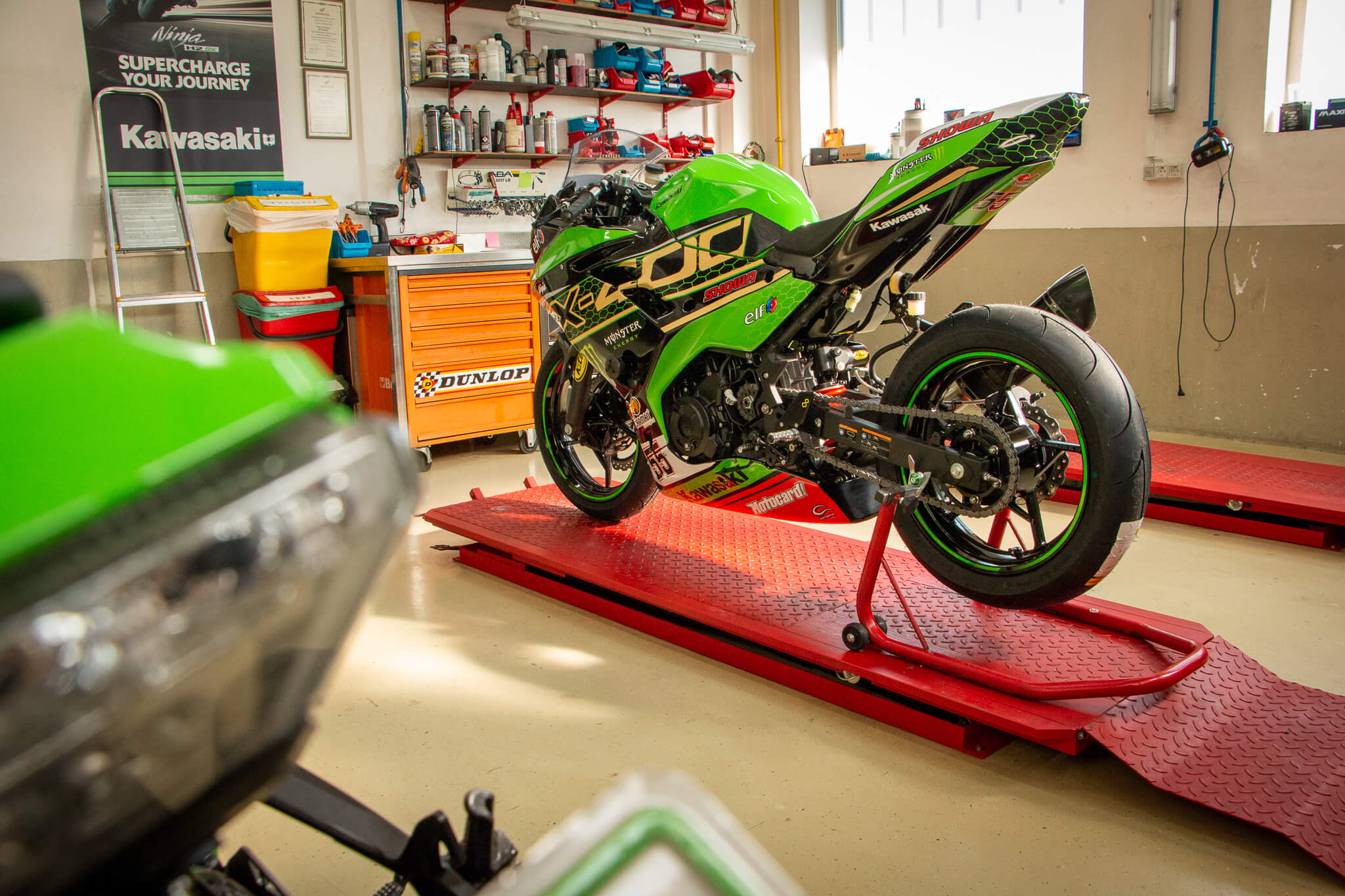 How a Kawasaki Ninja 400 2020 was transformed into a SSP300 race bike